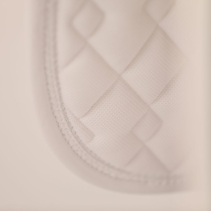 CASHELLY-WHITE-MESH-FUTTER