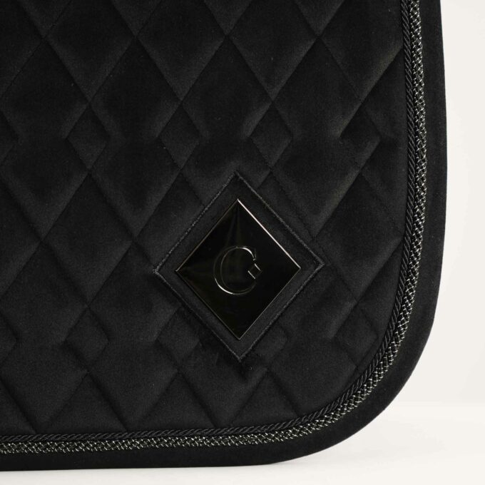 CAVELLY-BLACK-C-DETAIL