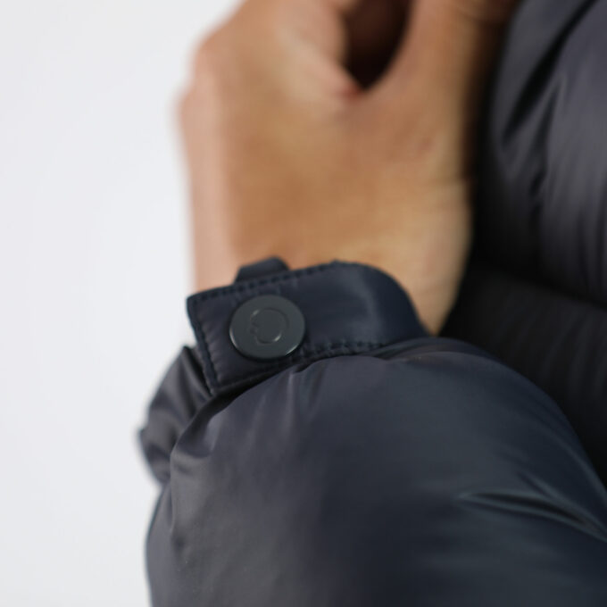 CARICKY-NAVY-Button-Detail