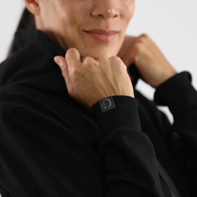 CALIVRA-BLACK-DETAIL