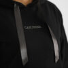 CALIVRA-BLACK-FRONT-Logo-Detail